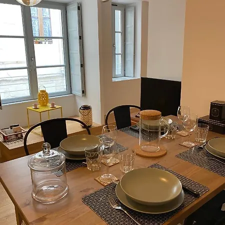 Les Remparts, Coeur De La Rochelle Apartment *